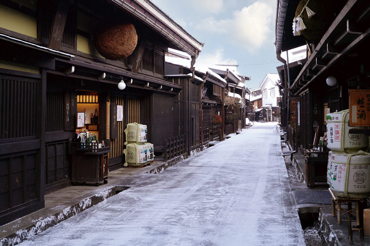 冬景色の小京都・飛騨高山満喫♪信州いちご狩り食べ放題