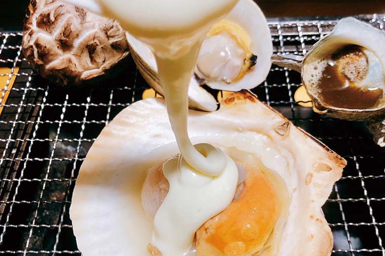 チーズがとろける浜焼き食べ放題＆もこもこコキアのマザー牧場