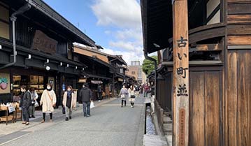 高山の街（古い町並）・高山市内（小）//