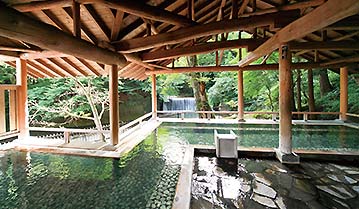 四万たむら　露天風呂「森のこだま」小//