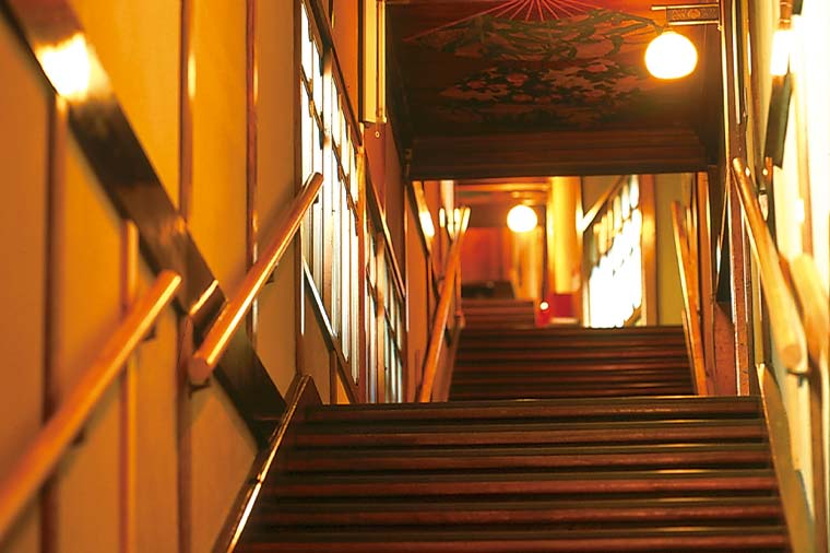 豊洲 千客万来とホテル雅叙園東京「百段階段」