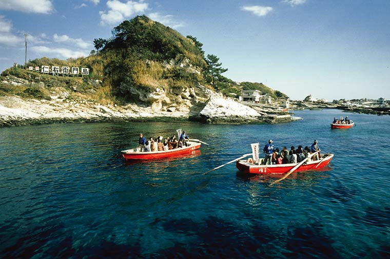 南房総海鮮浜焼き＆びわ食べ放題と千葉の絶景仁右衛門島