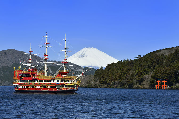 箱根ホテル小涌園アルコール飲み放題付ランチビュッフェ＆ポーラ美術館と箱根海賊船
