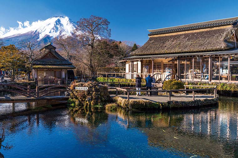 山梨県地産地消のランチブッフェと富士山のビュースポット忍野八海