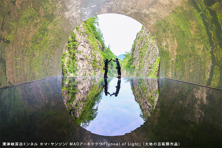 フォトジェニック信越！清津峡渓谷トンネルと野尻湖テラス＆旬のフルーツ狩り