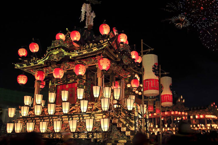 【トイレ付バス・レガートで行く】日本三大曳山祭 秩父夜祭と小江戸川越散策