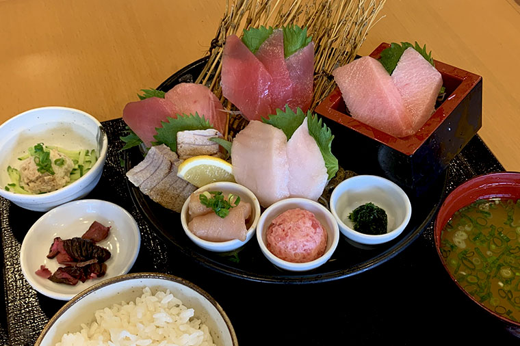 【トイレ付バス・レガートで行く】マグロ三昧７種盛り膳×静岡ブランドいちご“きらぴ香”食べ放題