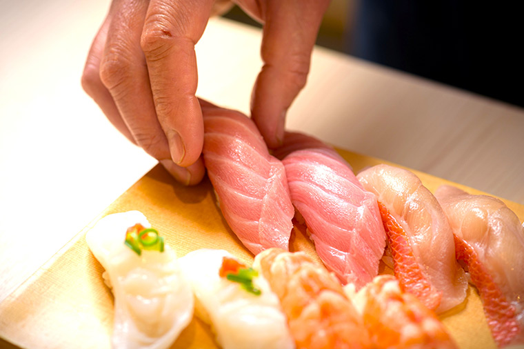 【トイレ付バス・アストロメガで行く】南房総高級ネタのお寿司食べ放題と三井アウトレットパーク木更津