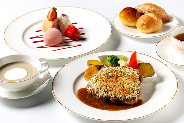 オークラ東京のランチと迎賓館赤坂離宮 本館内部見学