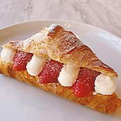 日光カステラ本舗(いちごクロワッサン)小//