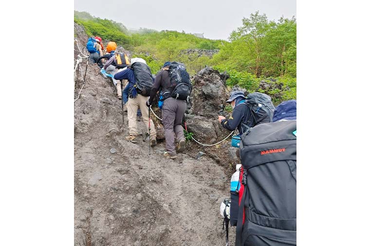 山頂目指して頑張りました！