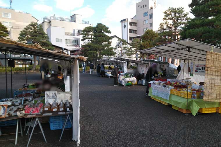 陣屋前朝市