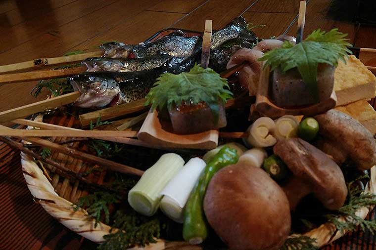山麓園・炉端焼き