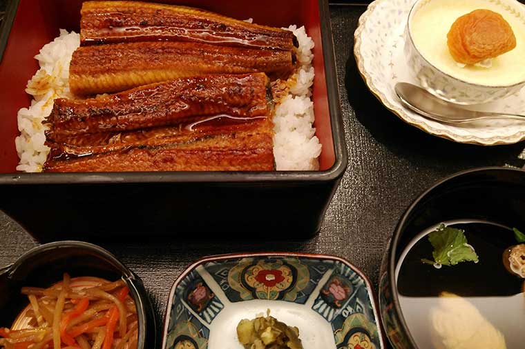 うな重の昼食