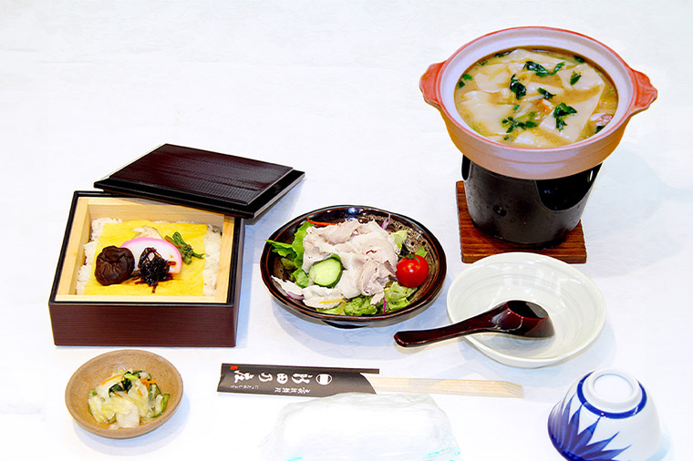 新田乃庄・群馬名物おきりこみの昼食