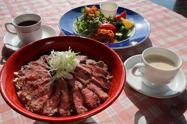 国産霜降牛ステーキ丼