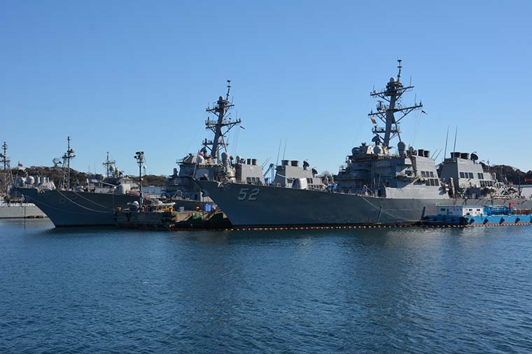 YOKOSUKA 軍港めぐり