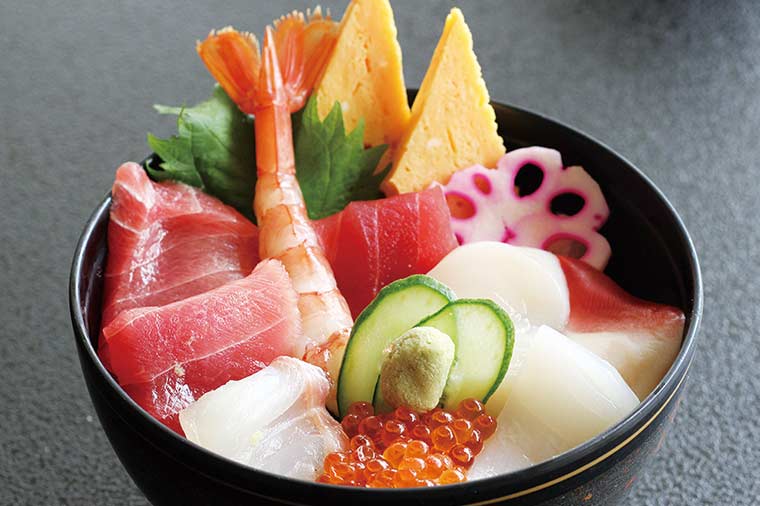 マホロバマインズ三浦・三浦海鮮丼