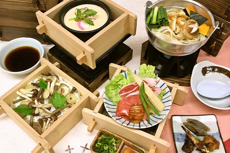 山梨FUJIフルーツパーク・山菜きのこせいろ膳（大）//