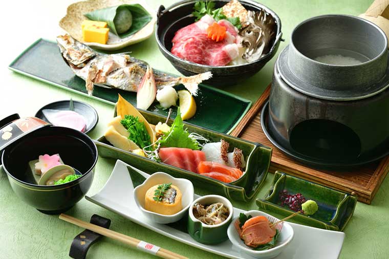 かやぶきの厳選湯宿悠湯里庵・食事