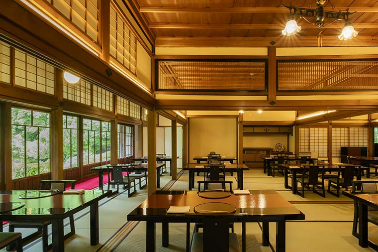 富士屋ホテル・菊花荘店内