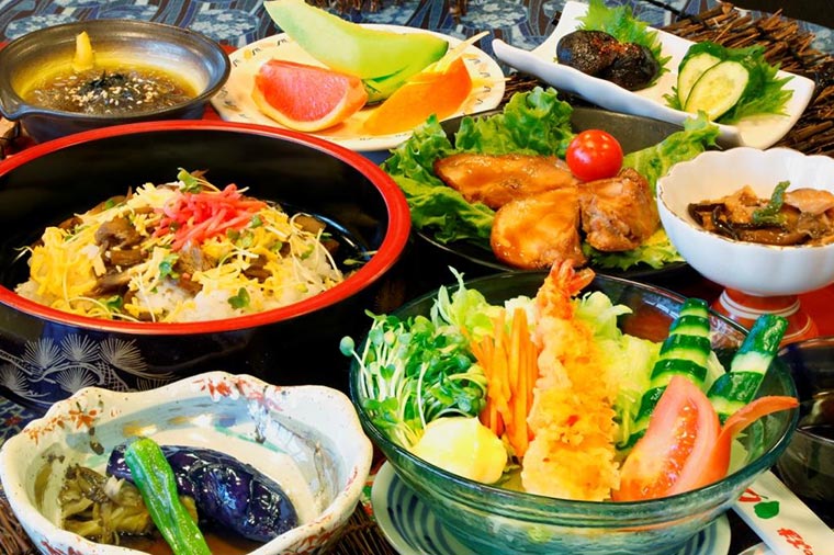 海老天入りサラダうどん御膳