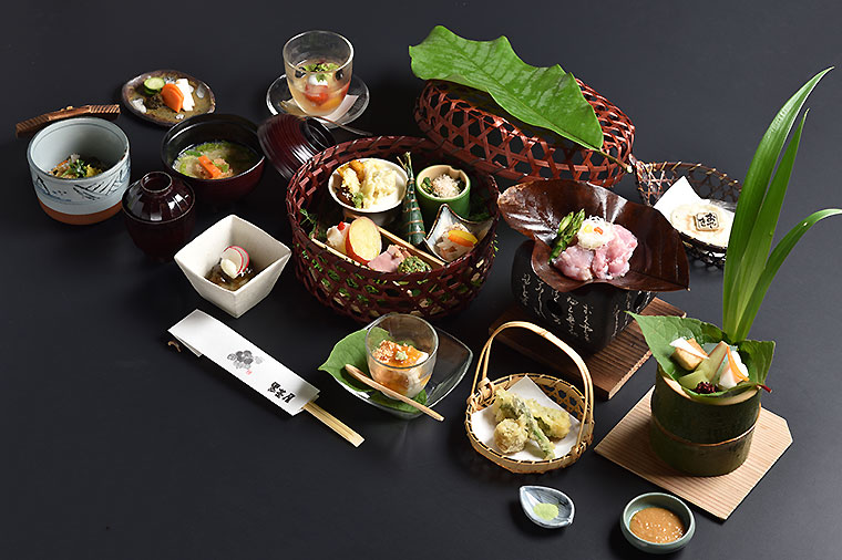 黒茶屋・あやめ