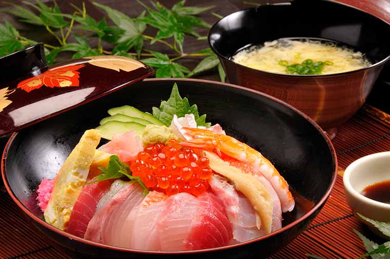 海鮮丼の昼食