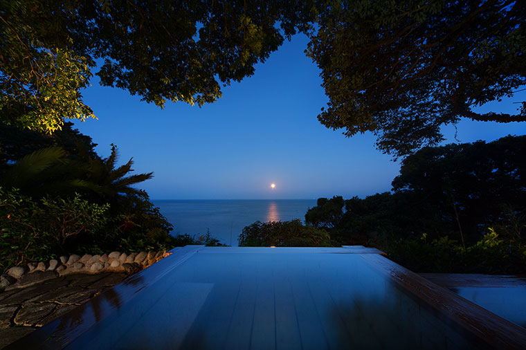 吉祥CAREN・露天風呂 碧海