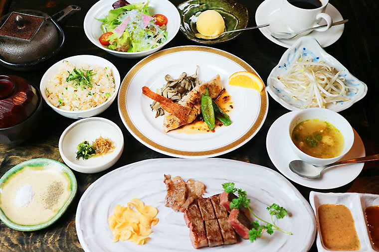 ステーキ池田・食事