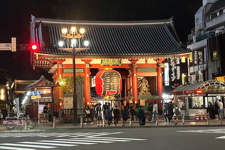 浅草・雷門（夜）