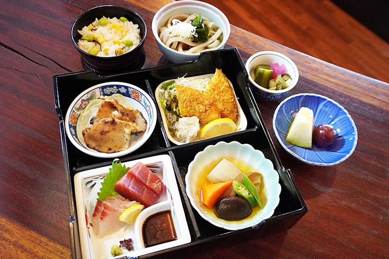 秩父郷土料理の昼食