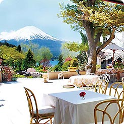 森のレストラン店内