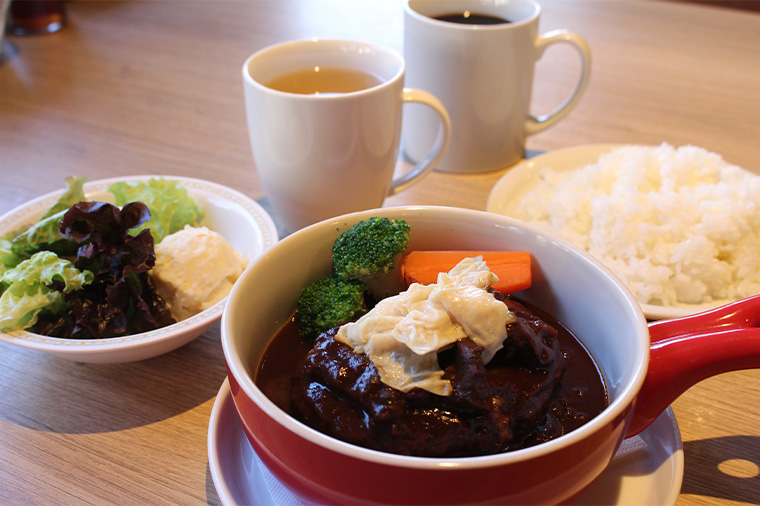 ビーフシチューハンバーグランチ