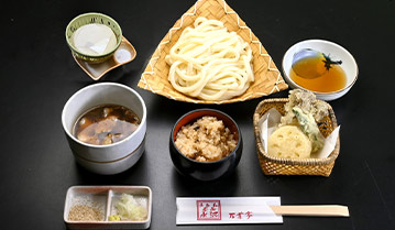 万葉亭・水沢うどん