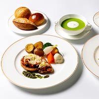ホテルオークラ東京「オールデイダイニング オーキッド」・はとバスオリジナルメニュー