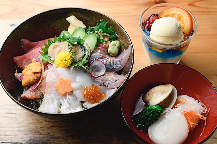 お雑煮付海鮮丼