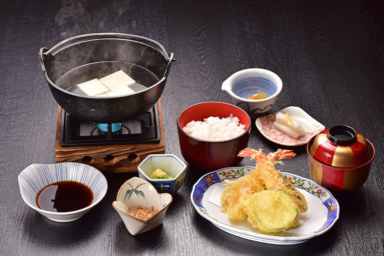 龍宮殿 本館・湯豆腐御膳