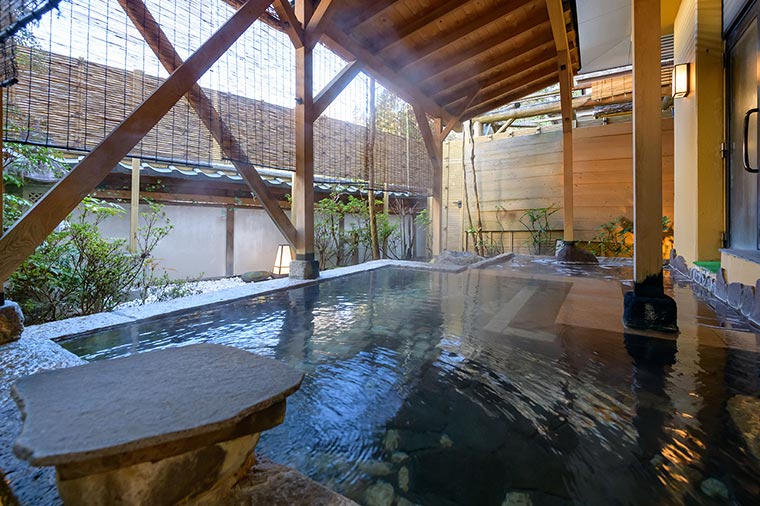玉屋旅館・露天風呂
