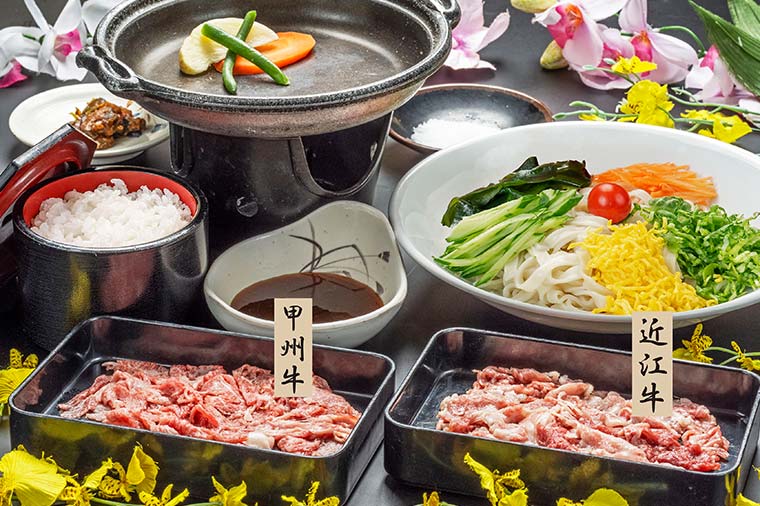 信玄館・山梨甲州和牛と近江牛の陶板焼き食べ比べ
