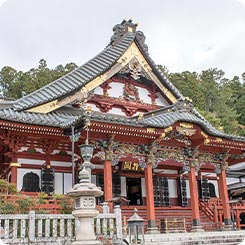 身延山久遠寺・祖師堂