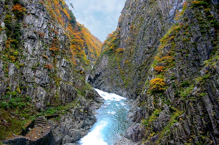 清津峡渓谷・秋