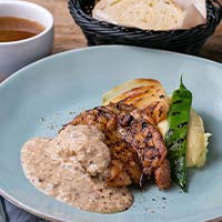 日の出ふ頭「BESIDE SEASIDE」・洋食のランチ