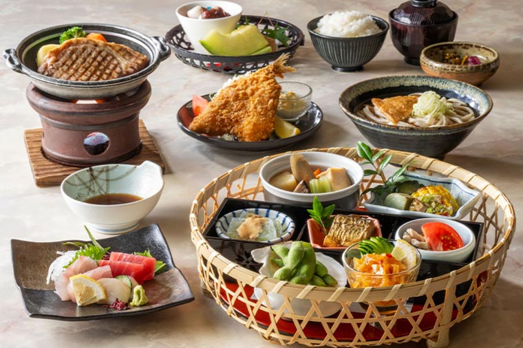 いこいの村ヘリテイジ美の山夕食