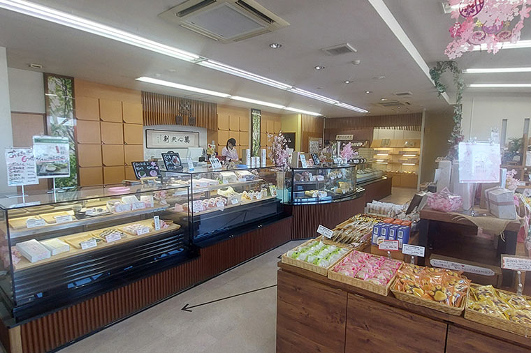 清月 南アルプス本店・店内