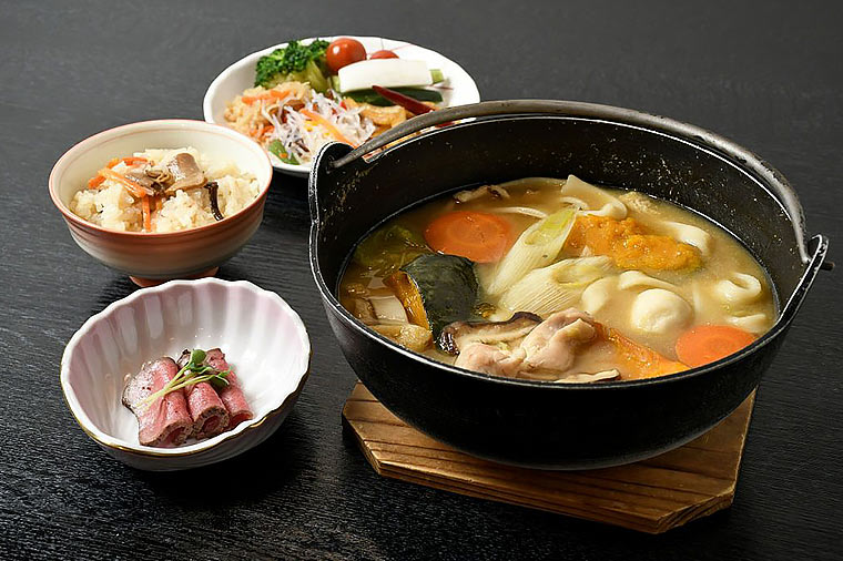 カフェ＆ランチ菓々茶寮山梨名物ほうとう