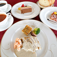 東京湾クルーズ・セミフレンチ