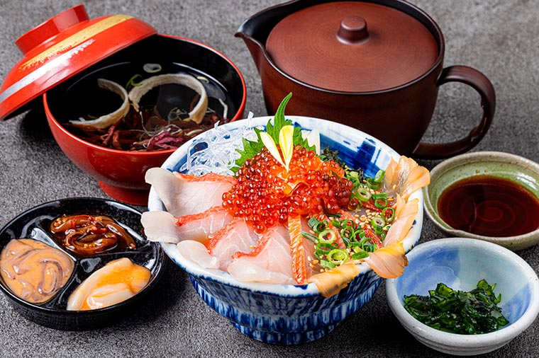 金目鯛の紅白二色丼