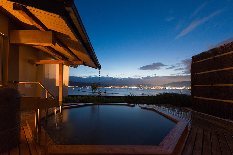 朱白・湖眺の湯